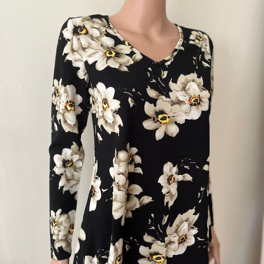 Women's V - Neck Long Sleeve Floral Print Shirt, Tunic Top New with Tags